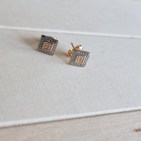 Jewelry - Two tone stud earrings